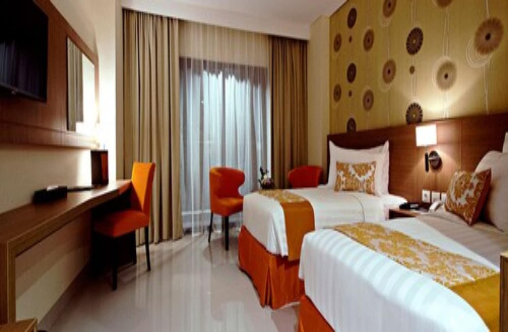 Ijen Suites Resort & Convention Malang Exteriör bild
